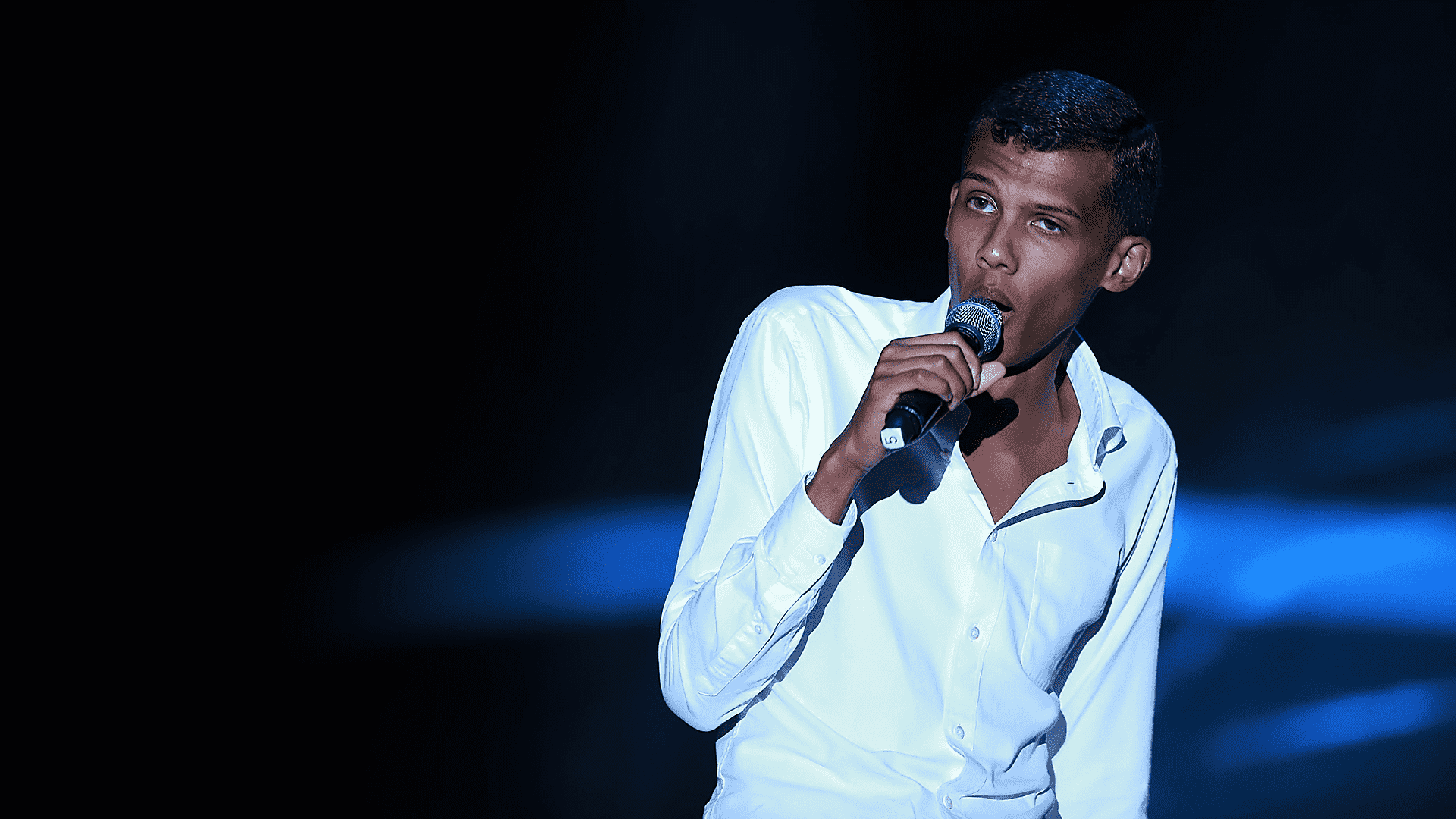Stromae Performs 'Formidable' at the World Music Awards.
