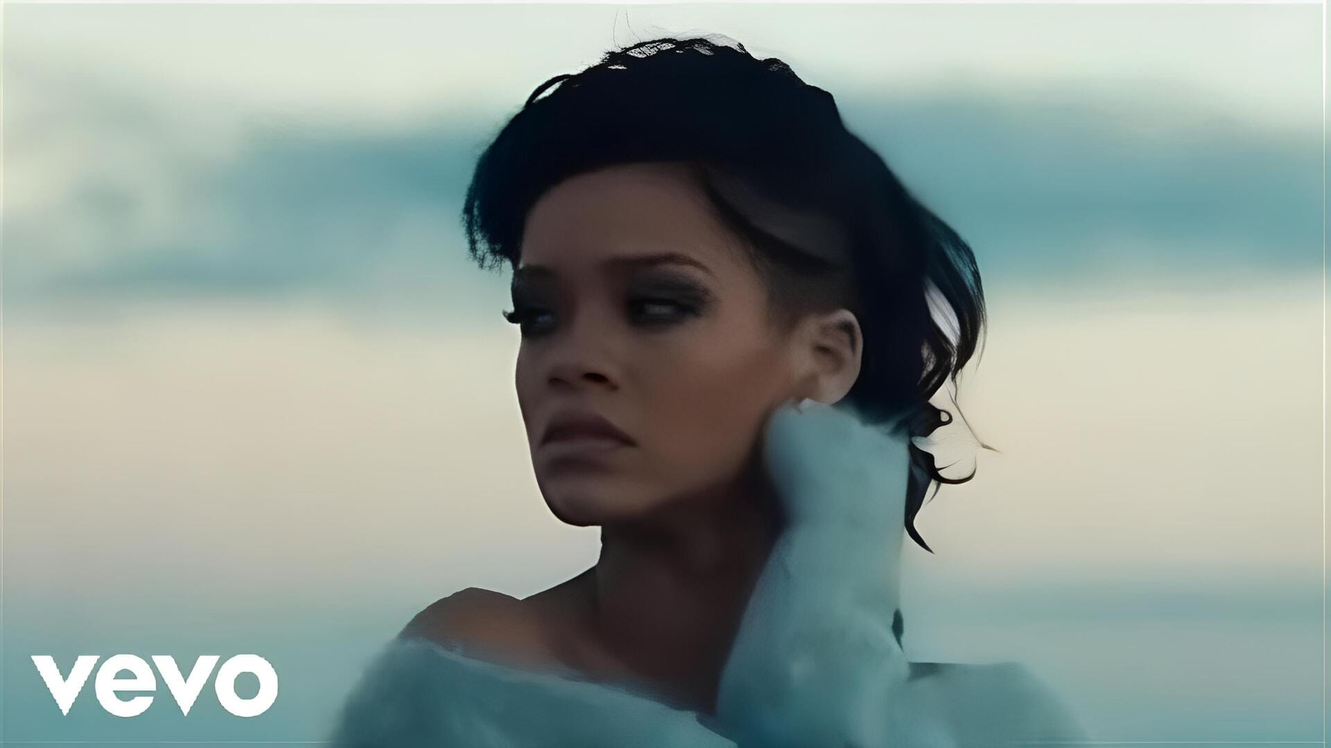 Ceek VR  Rihanna - Diamonds